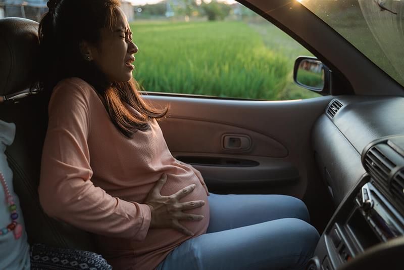 ketika-melahirkan-di-tempat-tak-terduga