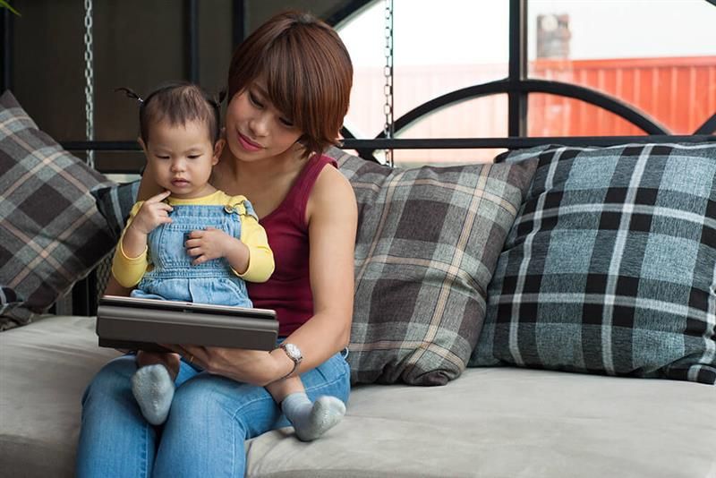 penggunaan-layar-screen-time-untuk-si-kecil