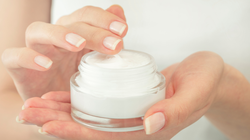 10 Rekomendasi Moisturizer yang Aman untuk Bumil