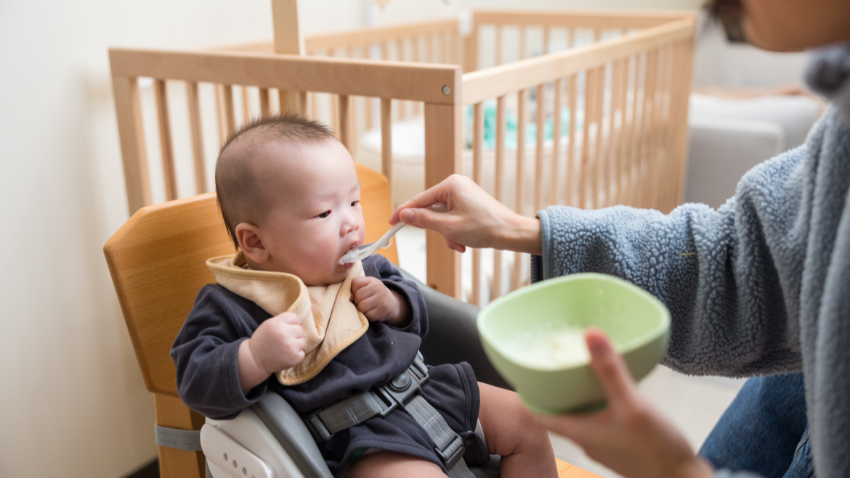 Panduan Tekstur MPASI Bayi 7 Bulan, Aturan Pemberian, dan Cara Meningkatkannya