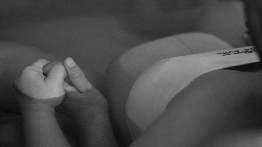 Amankah Ibu Melahirkan Sendiri di Rumah Tanpa Bantuan?