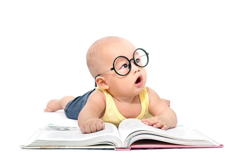 manfaat-membaca-untuk-bayi