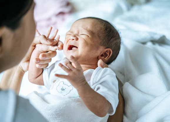 si-kecil-sering-gumoh-normal-atau-tidak