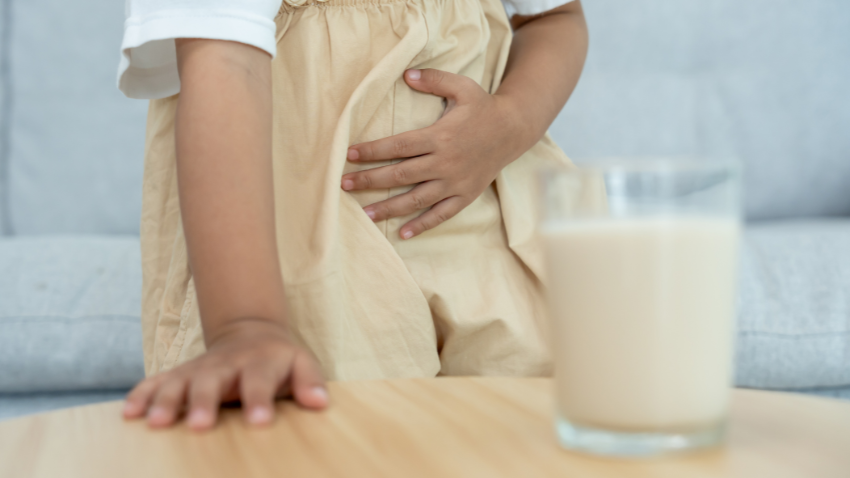 Si Kecil Rewel Setelah Minum Susu? Bisa Jadi Alergi, Ma!