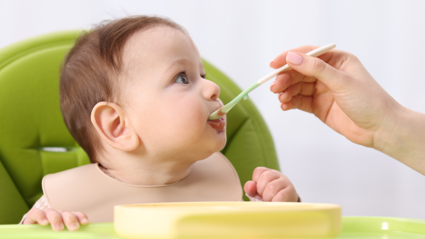 Panduan Tekstur MPASI Bayi 9 Bulan, Aturan Pemberian, dan Cara Meningkatkannya