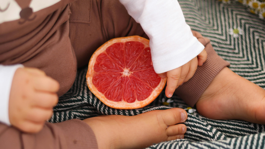 Daftar Buah yang Baik untuk Bantu Atasi Sembelit Bayi