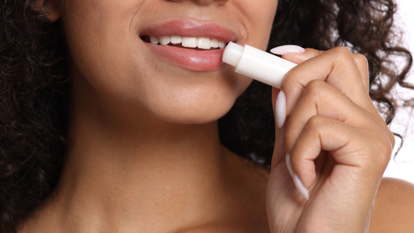7 Lip Serum yang Aman untuk Ibu Hamil, Atasi Bibir Kering