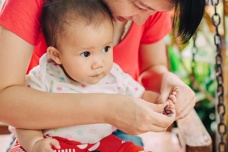 tips-aman-menggunting-kuku-anak
