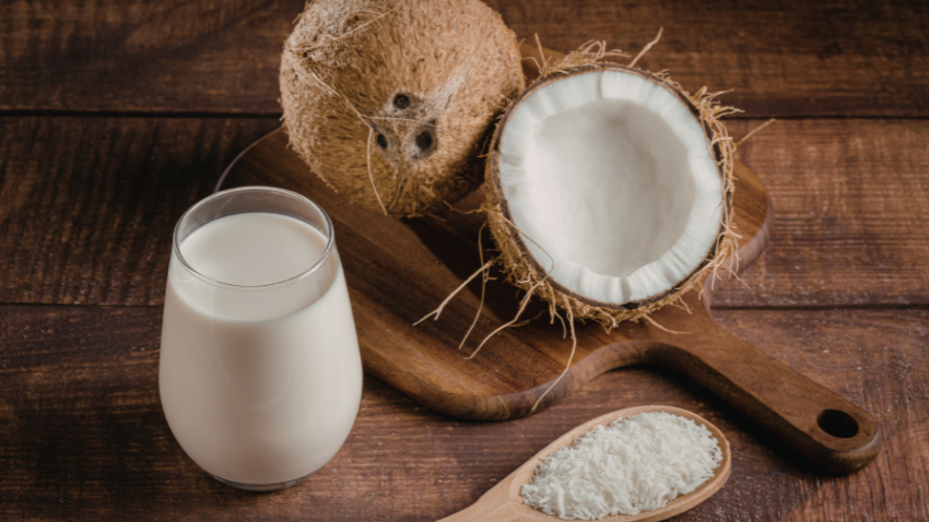 Apakah Ibu Menyusui Boleh Makan Santan? Ini Manfaat dan Risikonya yang Perlu Dipahami