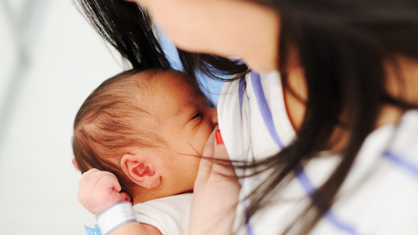 Posisi Menyusui yang Benar dan Nyaman untuk Mama