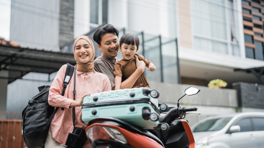 Tips Mudik Aman Membawa Bayi Naik Motor